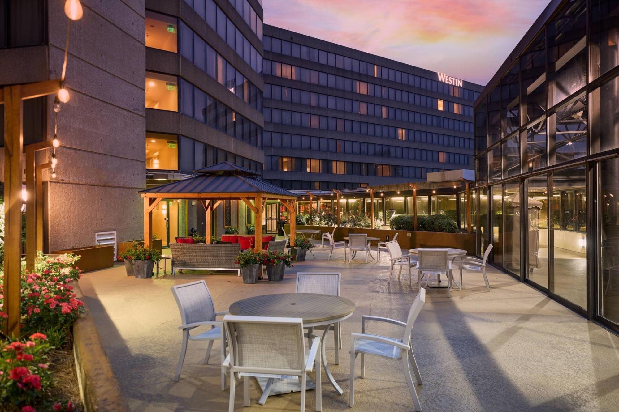 The Westin Atlanta Airport Hotel College Park Exterior photo